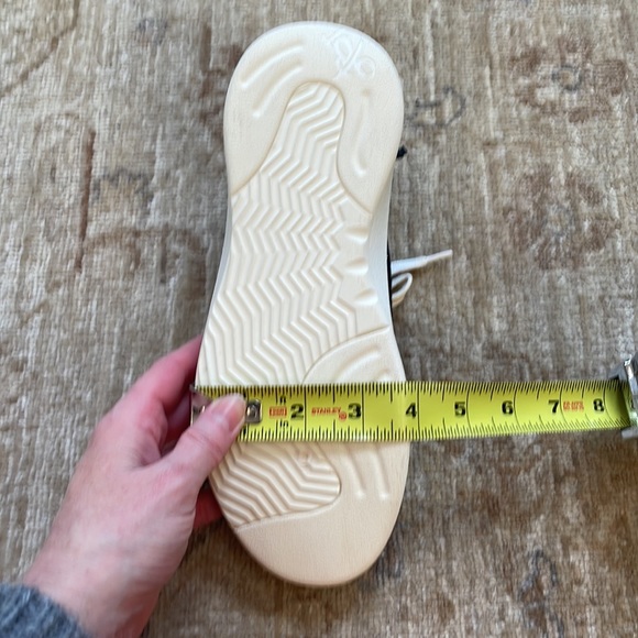 NWOB. OTBT Canvas Sneakers, white bottoms, Black, Size 7.5 - Picture 8 of 10